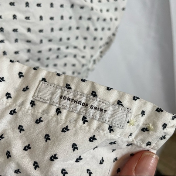 GOODFELLOW Men’s Casual White Navy Chevron Long Sleeve Button Down Size Small - Picture 11 of 12